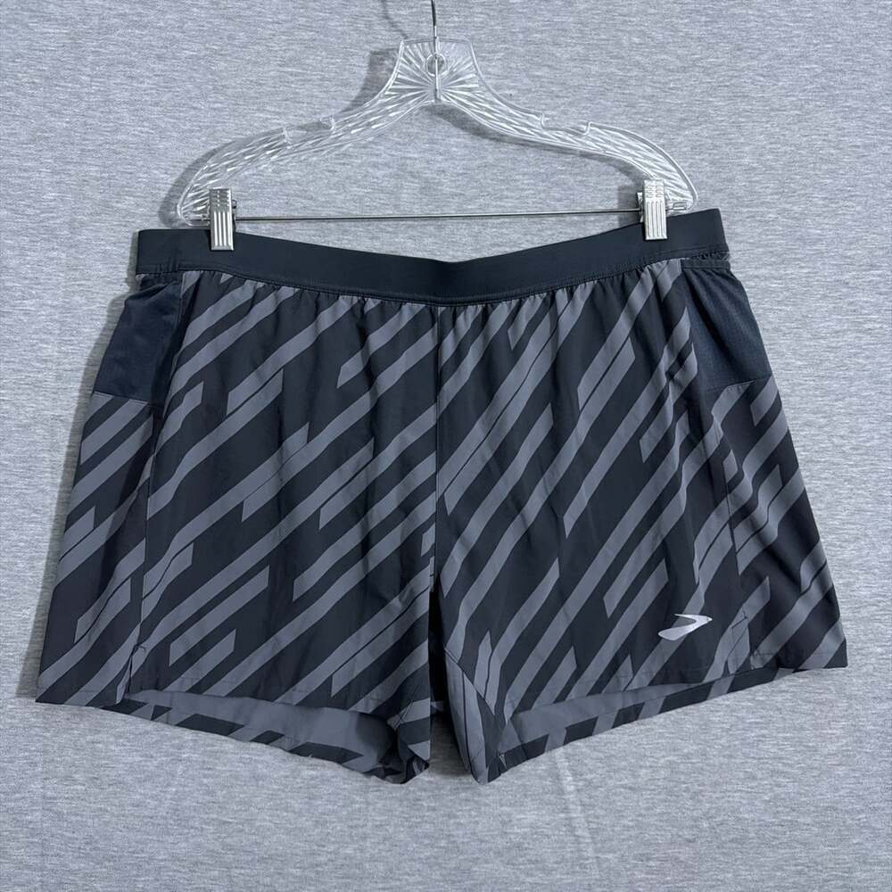 Brooks Men’s Size XL Gray 5" Inseam Run Happy  Lined Shorts
